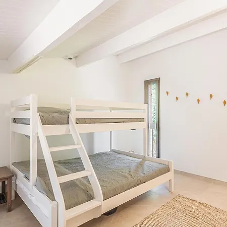 3 Bedroom Beautiful In Sainte Maxime Holiday home La Nartelle